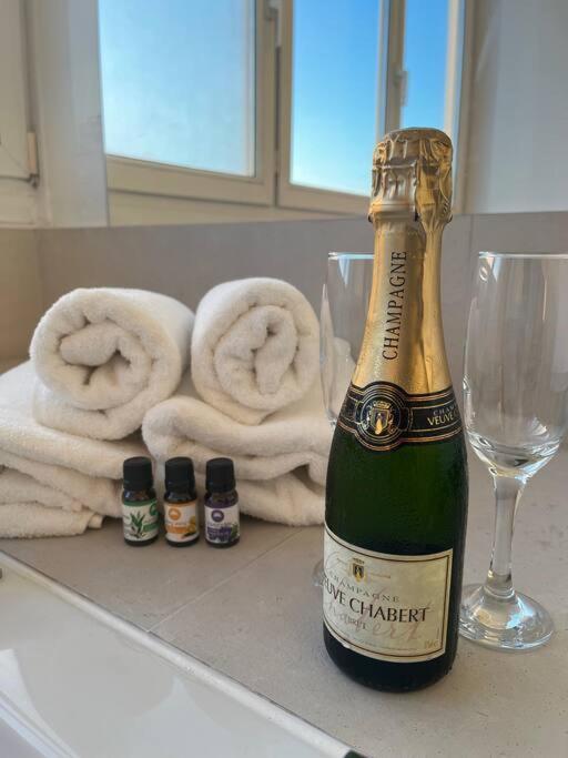 Suite « Body Love » - Jacuzzi Privatif Creteil Exterior photo